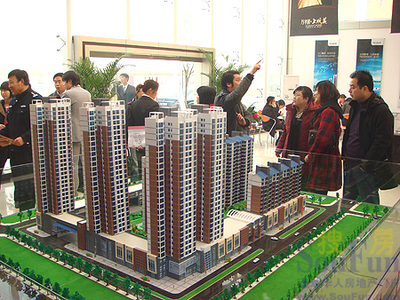 万华园上观苑北城绽放，排号登记火热开场